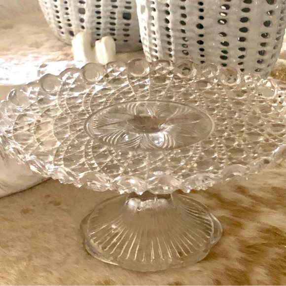 Vintage Clear Glass Pedestal Cake Stand Cake Plate - Picture 1 of 6